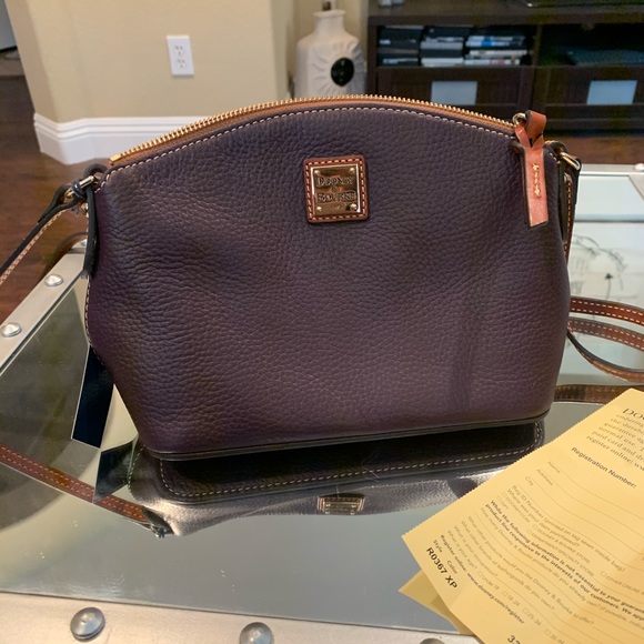 Dooney & Bourke Handbags - Dooney and Bourke crossbody purse